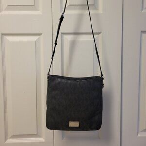 Michael Kors monogram messenger crossbody. EUC
